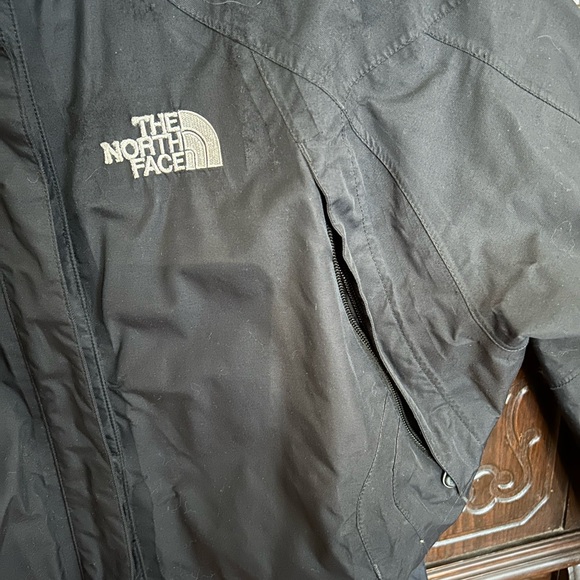 Women’s The North Face Jacket - Picture 3 of 5